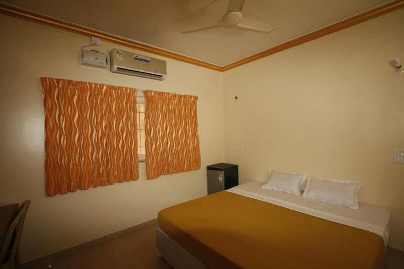 Spot On 39618 El Paso Hotel Arambol Exterior foto